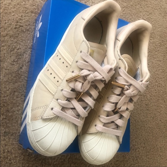 Adidas Superstar Women’s Cream Colored - Picture 1 of 4